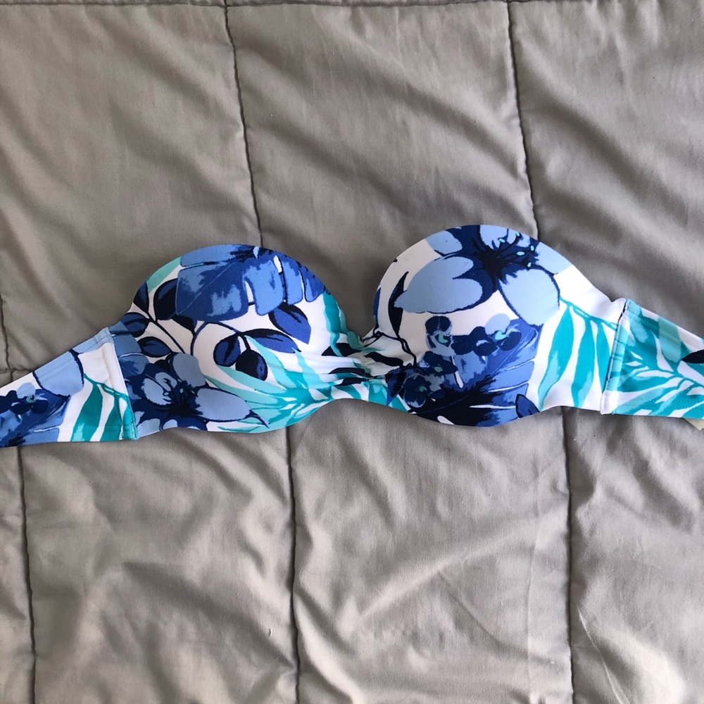 Hollister bikini top. Size 36b